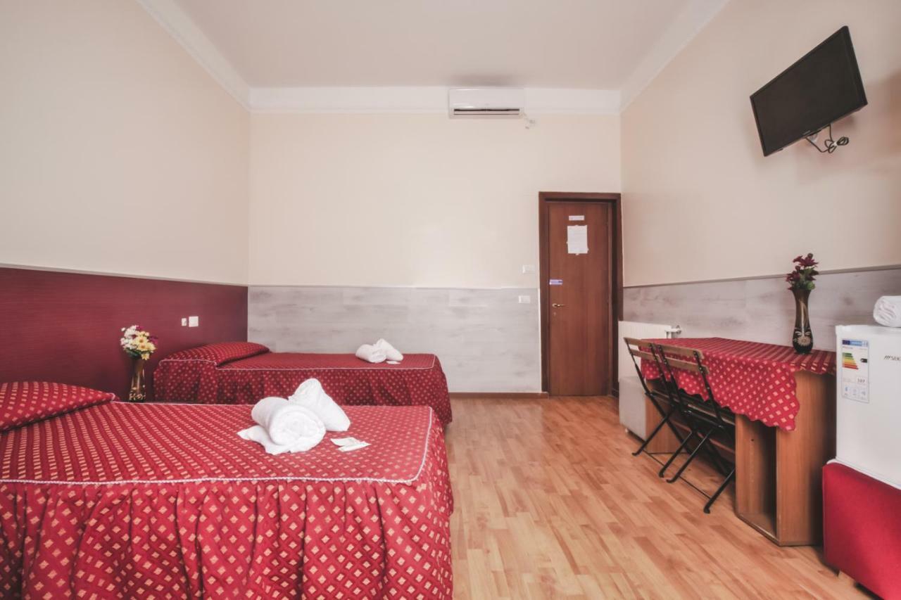 Vertex Guest House ローマ エクステリア 写真