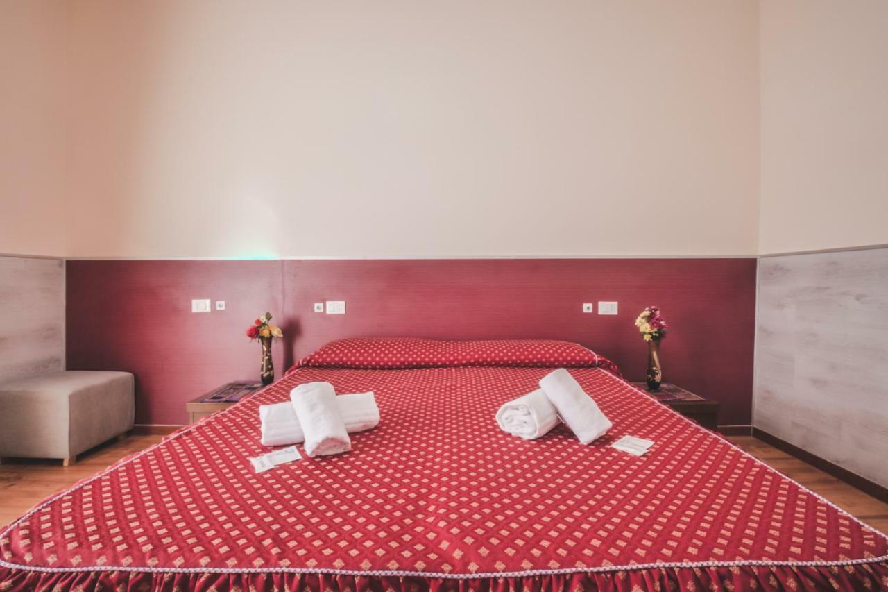 Vertex Guest House ローマ エクステリア 写真