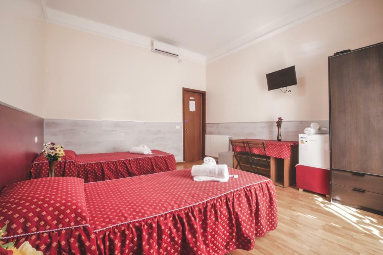 Vertex Guest House ローマ エクステリア 写真