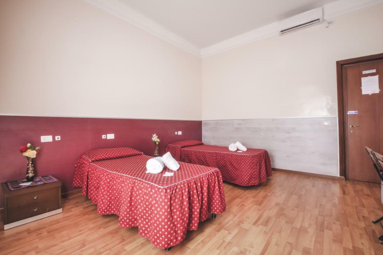 Vertex Guest House ローマ エクステリア 写真